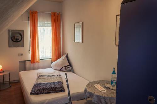 Hostal Hotel Adler