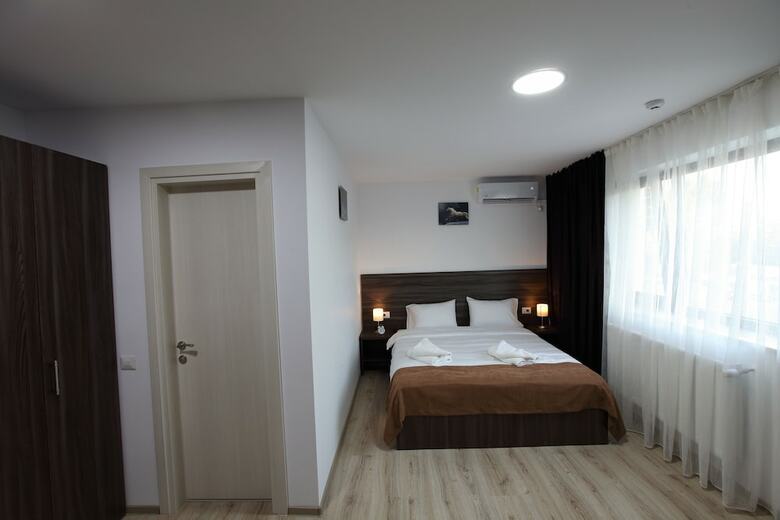 Bliss Hotel And Apartments