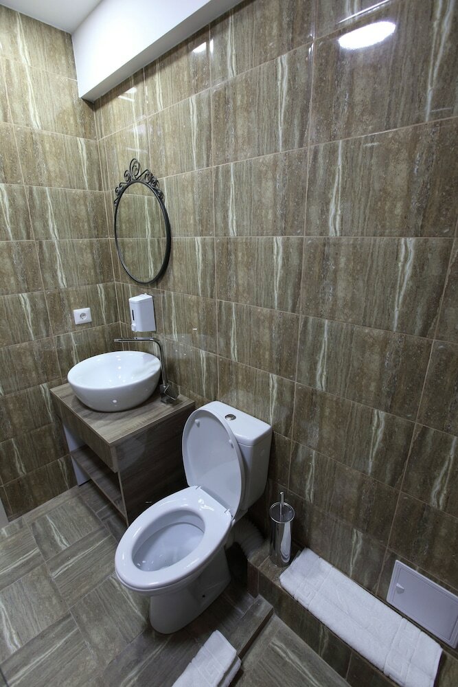 Bliss Hotel And Apartments