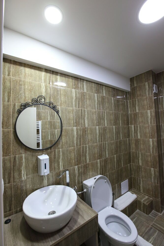 Bliss Hotel And Apartments