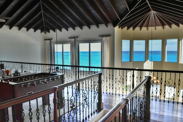 Palisades House