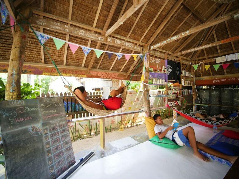 Hostal Paglaom Hostel - Adults Only