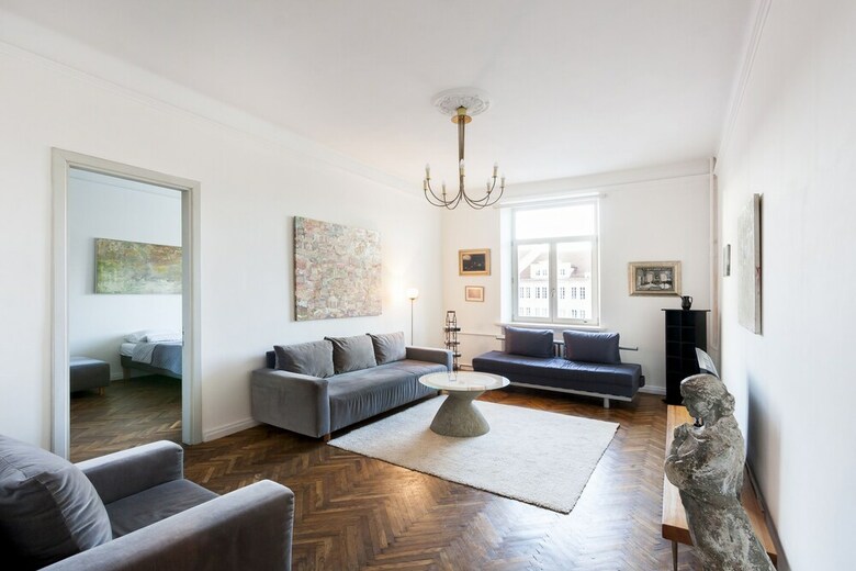 Artist's Hideaway Apartment