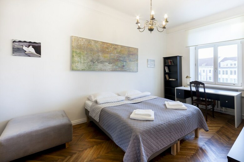 Artist's Hideaway Apartment