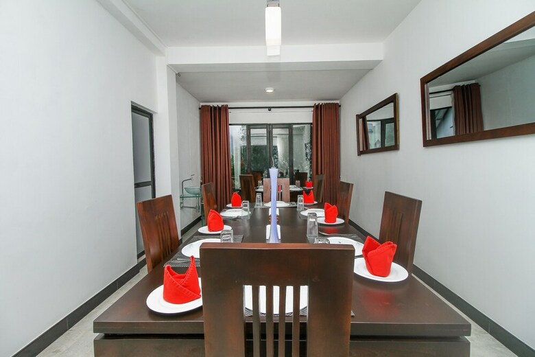 Oyo 511 Delphin Hotel