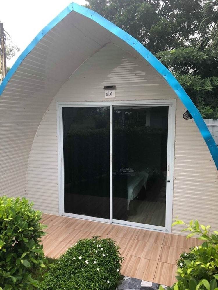 Hotel Inboxhome Resort