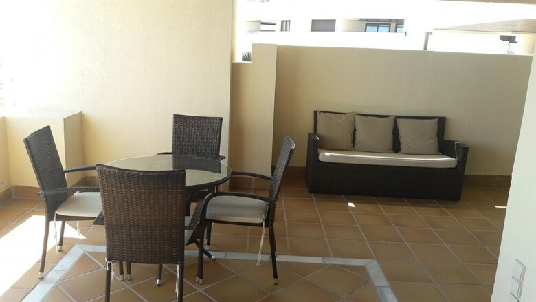 �beach Apartment With Spa & Gym