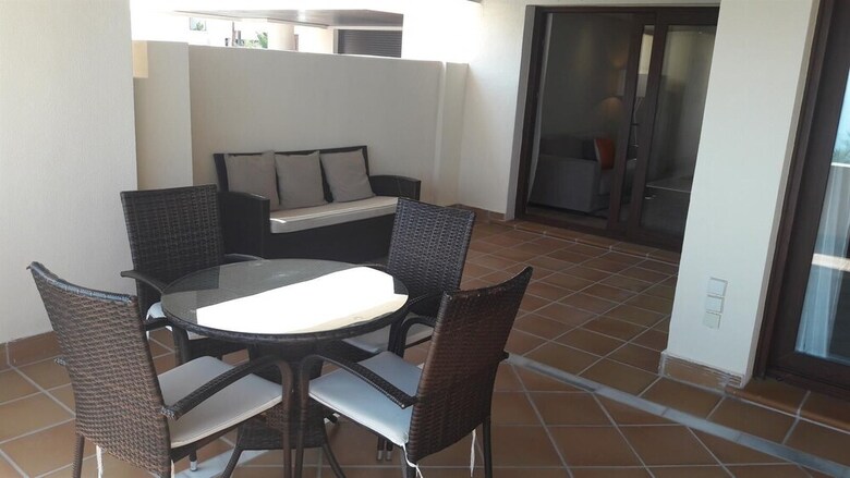 �beach Apartment With Spa & Gym