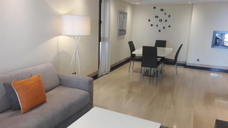 �beach Apartment With Spa & Gym