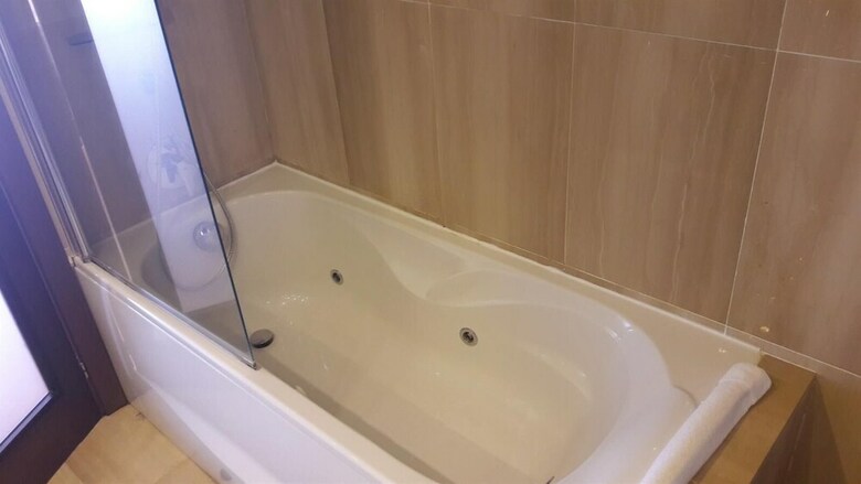 �beach Apartment With Spa & Gym