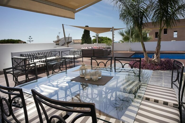 Great Beach Side Villa ? Semi Heated Pool