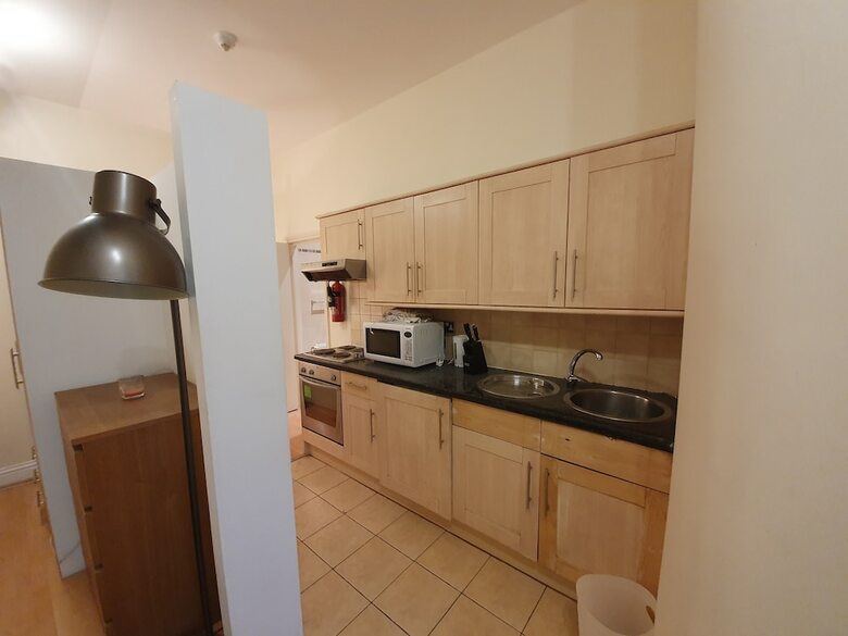 Studio Apartment In South Kensington 9