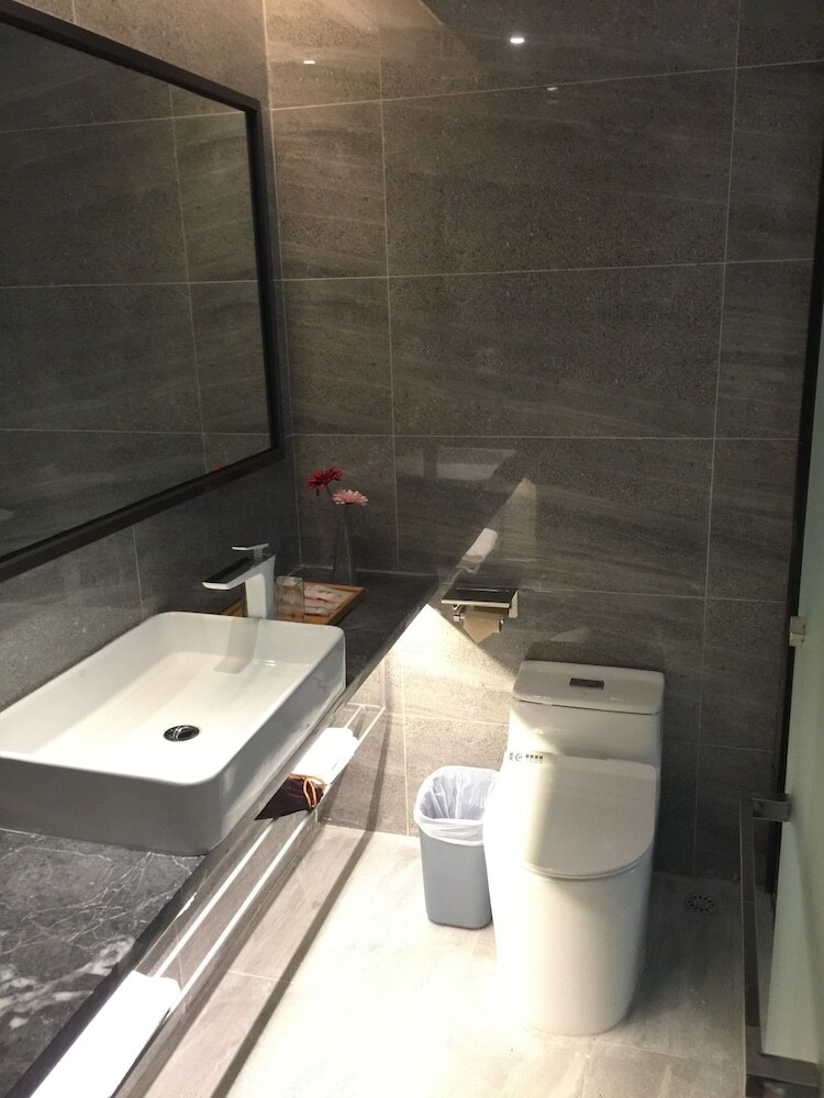 Life Hotel Sha Yong Metro Station