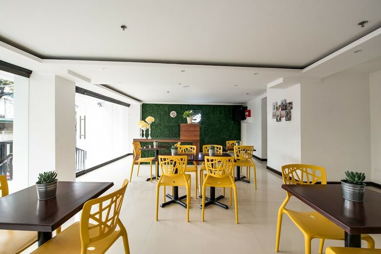 Hotel Oyo 232 Nest Nano Suites Fort