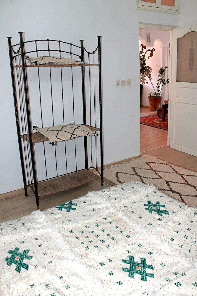 Hostal Cozy White House - Hostel