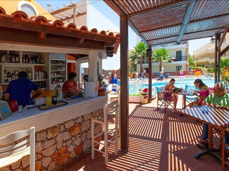 Aparthotel Alkionides Seaside Apartments