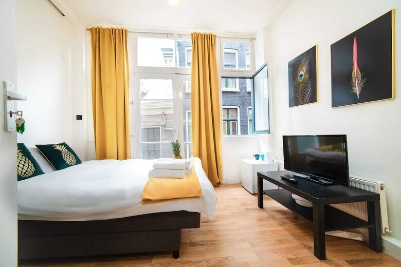 Hotel Amazing B&B Two Minutes From C. Station