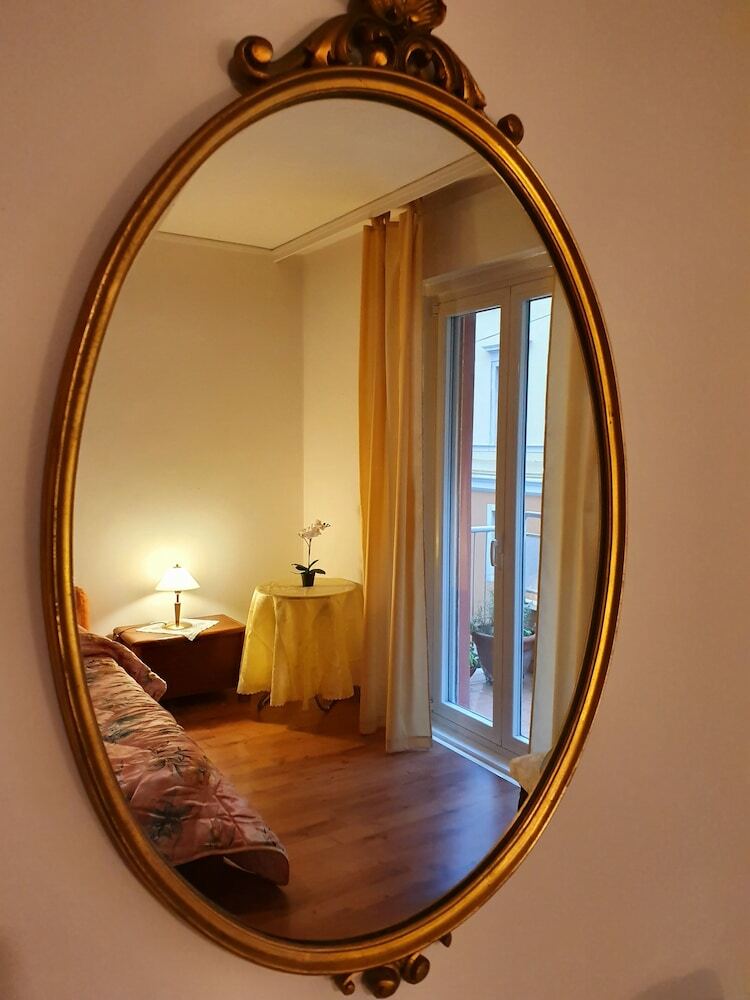 Hotel Flowers Rooms