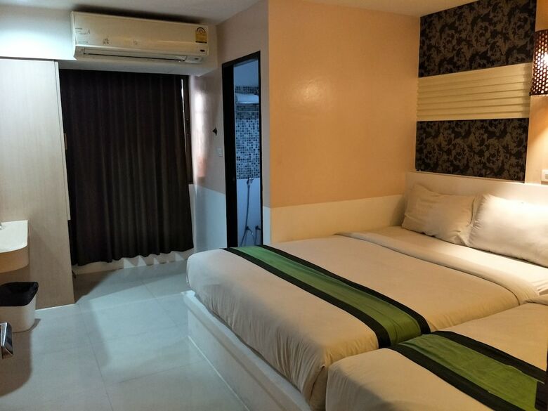 Hotel The Cozi Inn