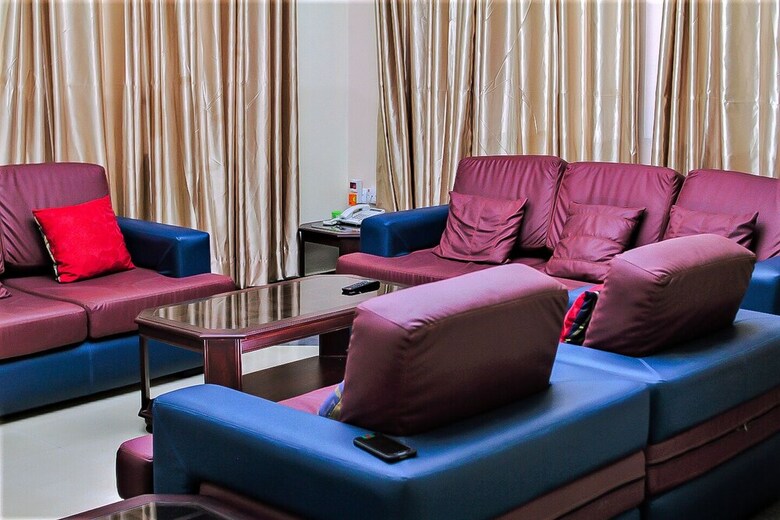 Beneville Hotel And Apartment