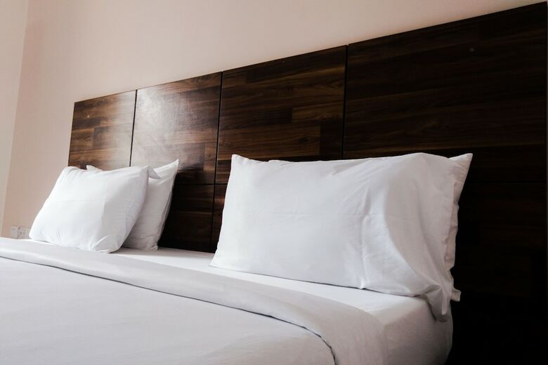 Beneville Hotel And Apartment