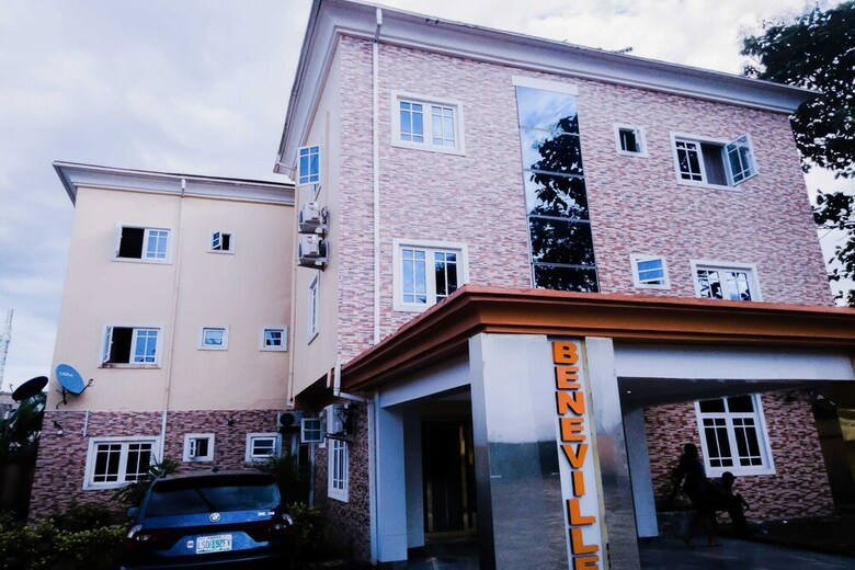 Beneville Hotel And Apartment