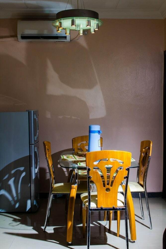 Beneville Hotel And Apartment