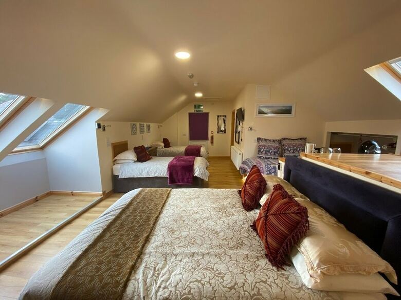 Kylemore Pass Hotel