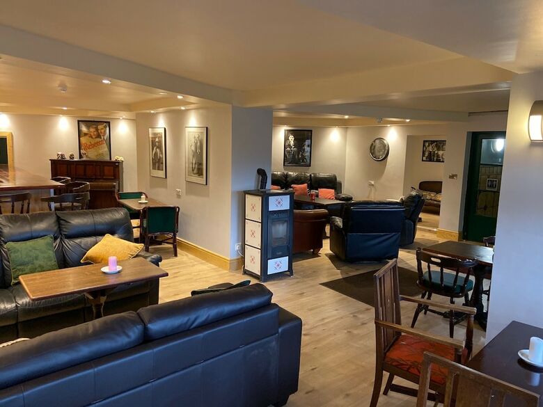 Kylemore Pass Hotel