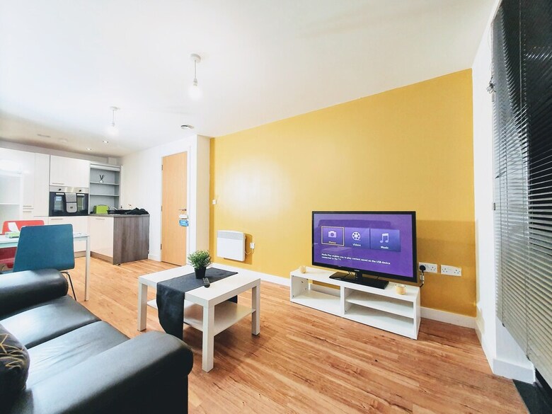 Solo Living - The Plaza