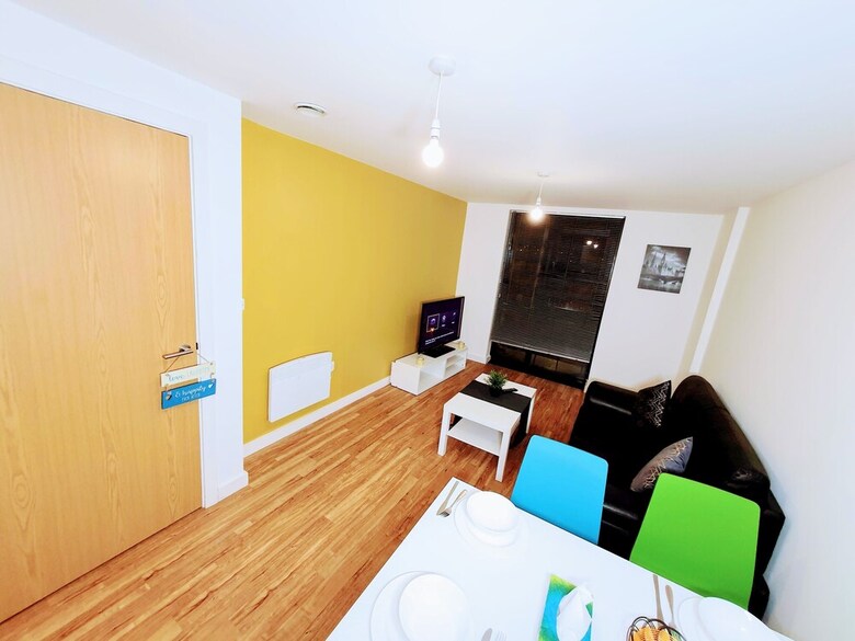 Solo Living - The Plaza