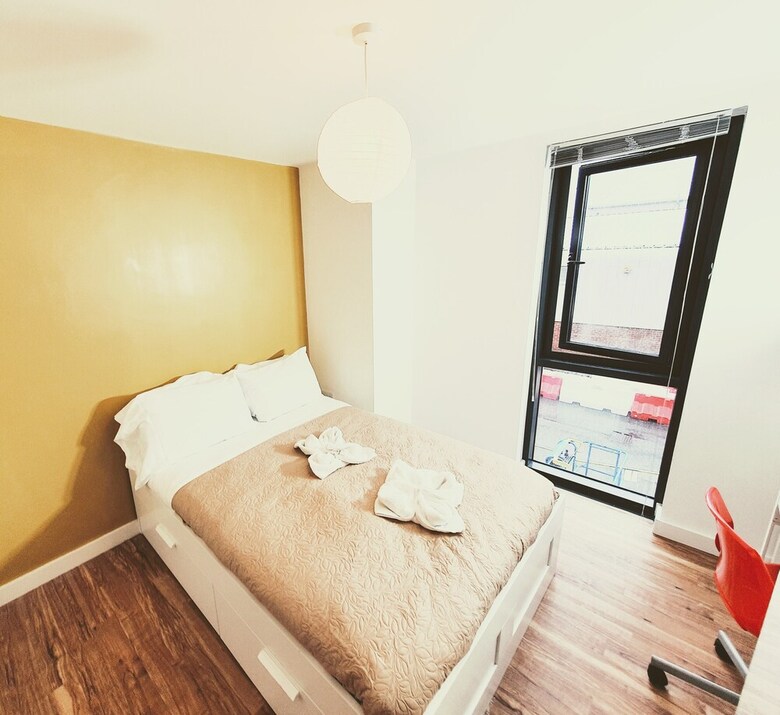 Solo Living - The Plaza