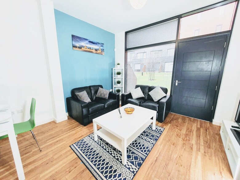 Solo Living - The Plaza