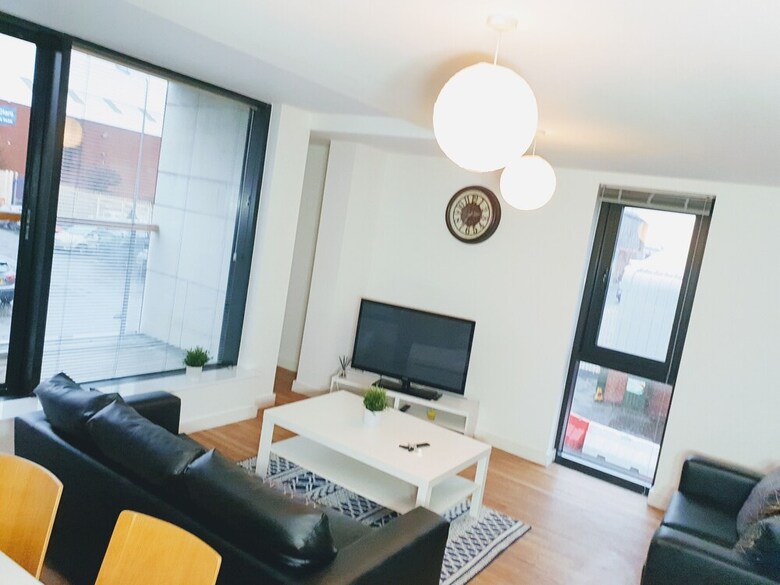Solo Living - The Plaza