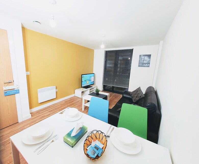 Solo Living - The Plaza