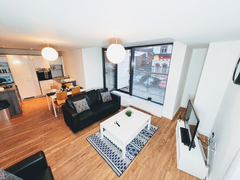 Solo Living - The Plaza