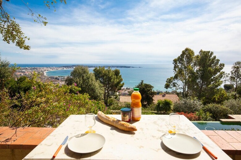 Luxurious 4 Bedrooms Villa, Sea View, Private Pool
