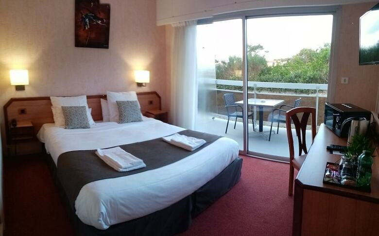 Hotel Le Rocher Des Marais