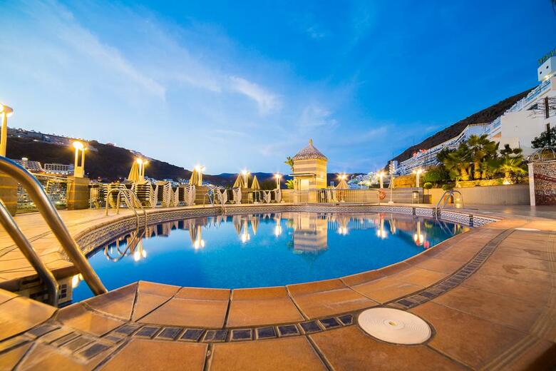 Apartamentos Cala Nova