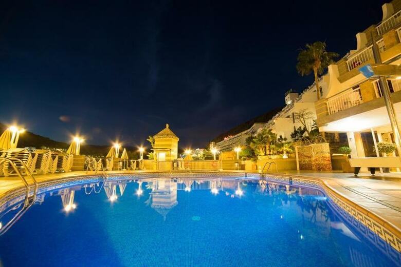 Apartamentos Cala Nova