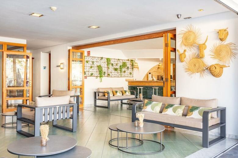 Apartamentos Cala Nova