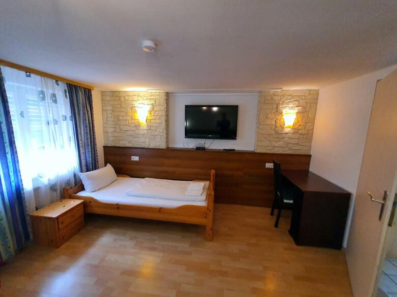Hostal G�stehaus Schmidt