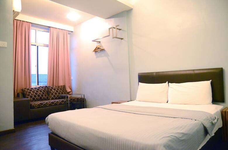 Newland Hotel