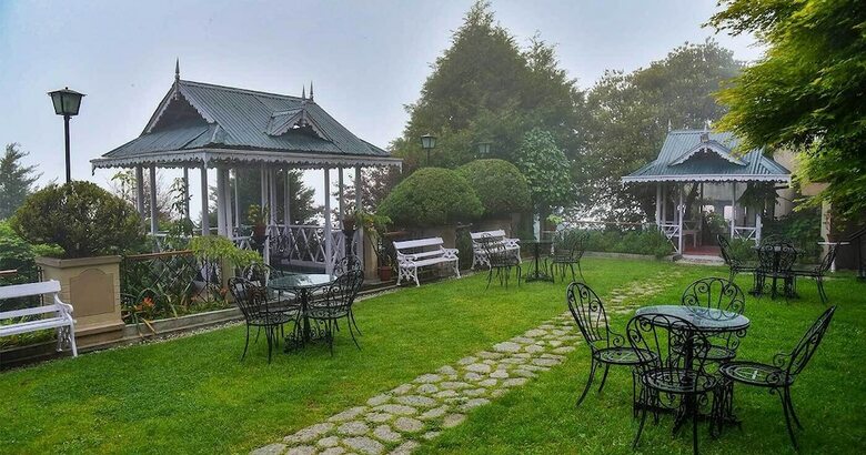 Hotel Cedar Inn