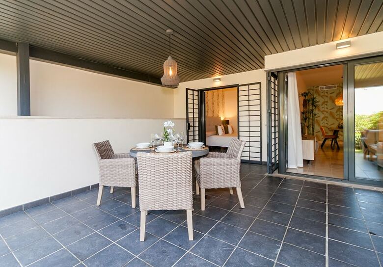 Flamingos Holiday Haven Canovas Apartment