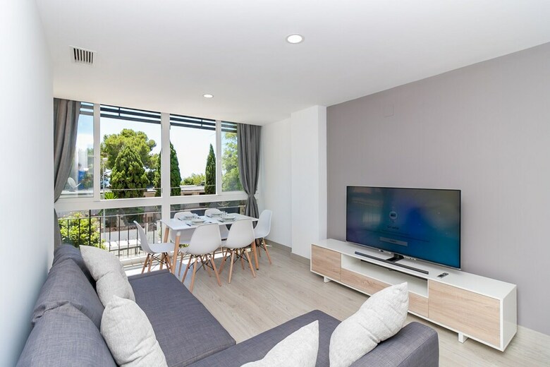 Torremolinos Pool And Garden Canovas Apartment