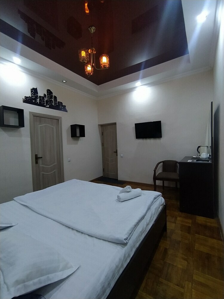 Bed & Breakfast "orom" Guests House