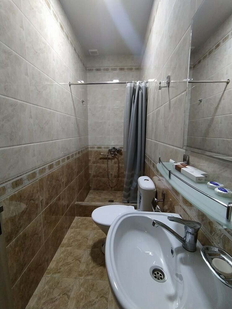 Bed & Breakfast "orom" Guests House