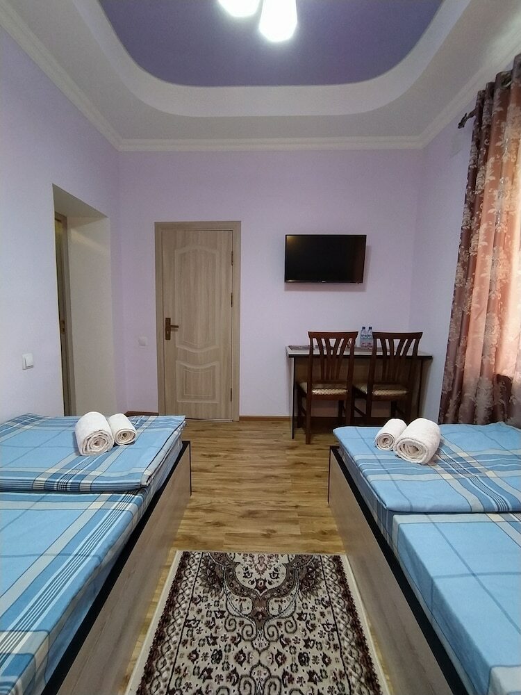 Bed & Breakfast "orom" Guests House
