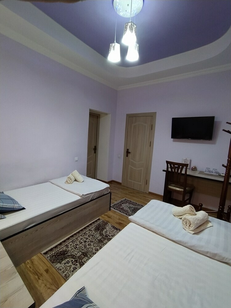 Bed & Breakfast "orom" Guests House